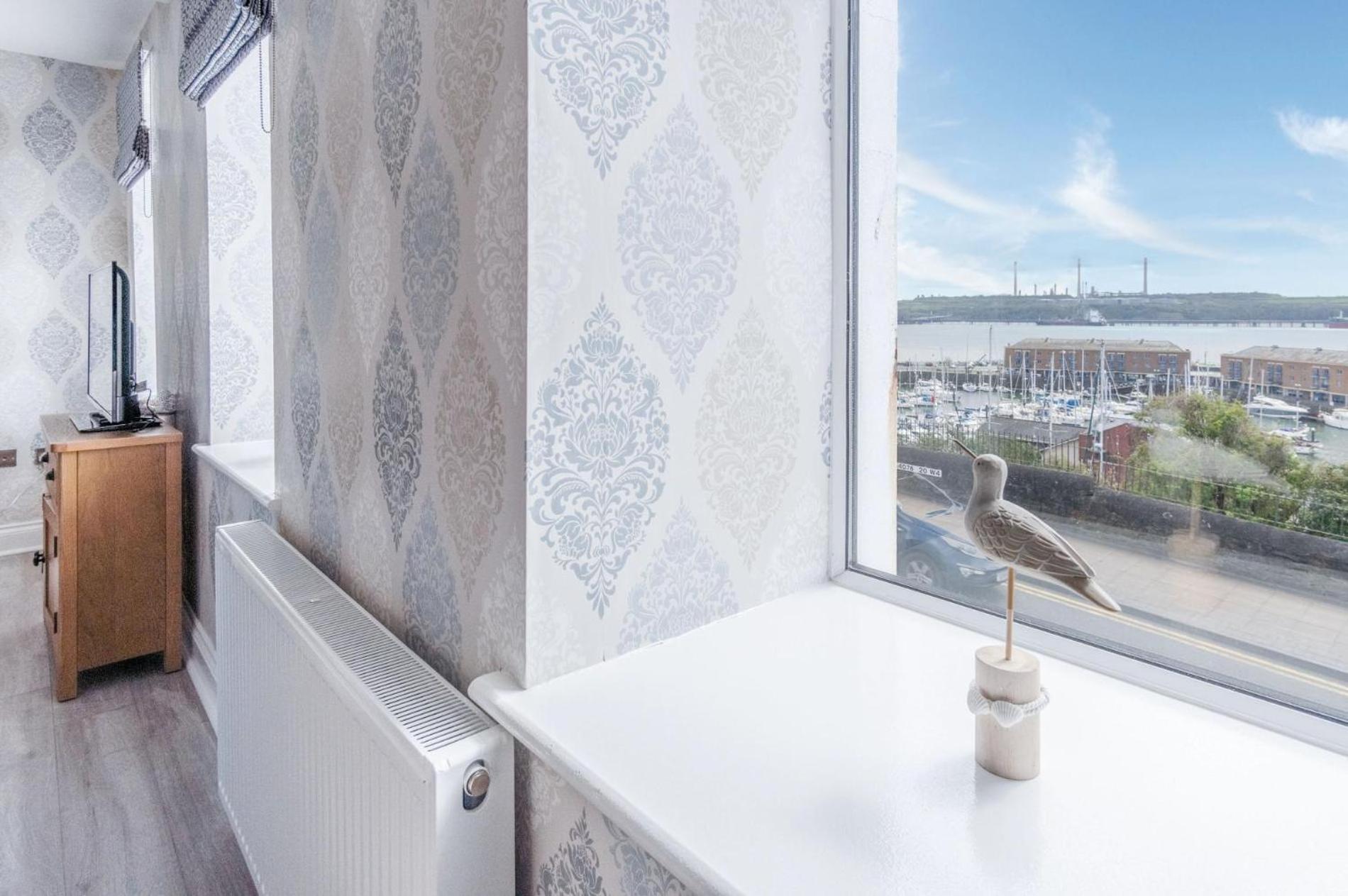 Harbour View - 2 Bedroom Apartment - มิลฟอร์ดเฮเวน ภายนอก รูปภาพ